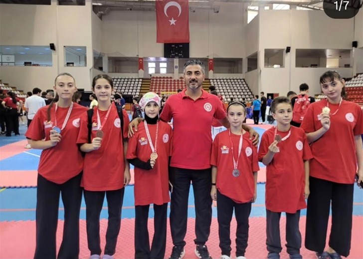Düzce’nin Taekwondo Kız Takımı ANALİG Finallerine Yükseldi
