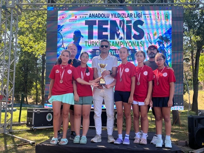 Düzce Tenis Takımı Türkiye Dördüncüsü Oldu