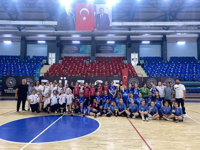 Okul Sporları Hentbol Yıldızlar Müsabakaları Tamamlandı